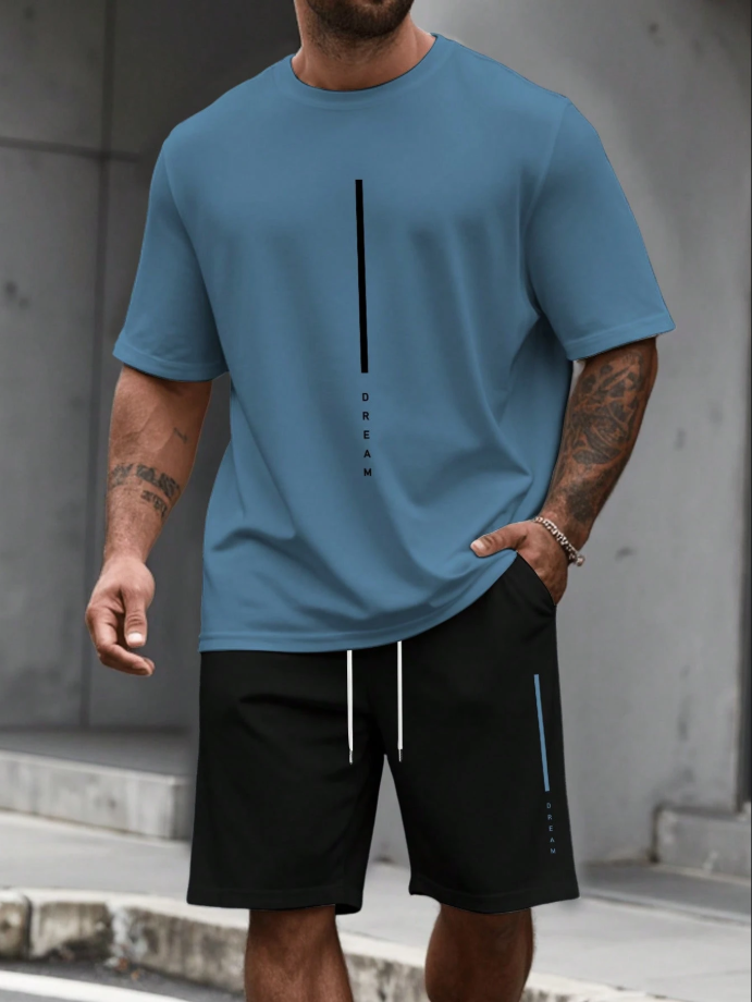 Manfinity Homme مجموعة تي شيرت بأكمام قصيرة وبنطلون قصير جيب مطبوع عليها رسائل مقاسات كبيرة للرجال